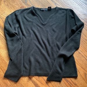 Woman’s knitted long sleeve